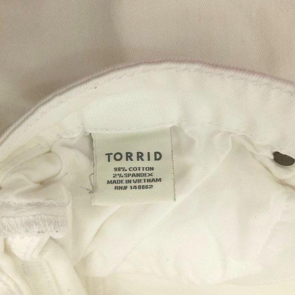 Torrid Skinny Distressed Crop Capri Jeans Womens Plus Size 26 Stretch Raw Hem - Picture 11 of 12